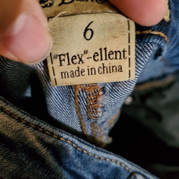 Democracy Jeans Womens 6 Blue Floral Embroidered Stretch Denim Frayed Hem - Picture 3 of 10